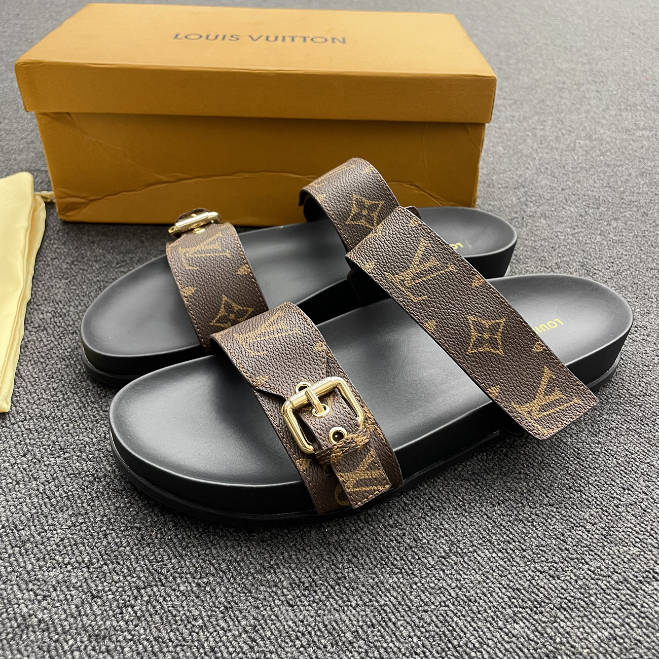 Louis Vuitton Bom Dia Flat Mule Sandals (4) - newkick.cc